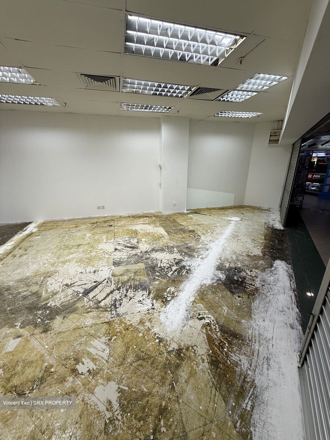 Sim Lim Square (D7), Retail #550386941